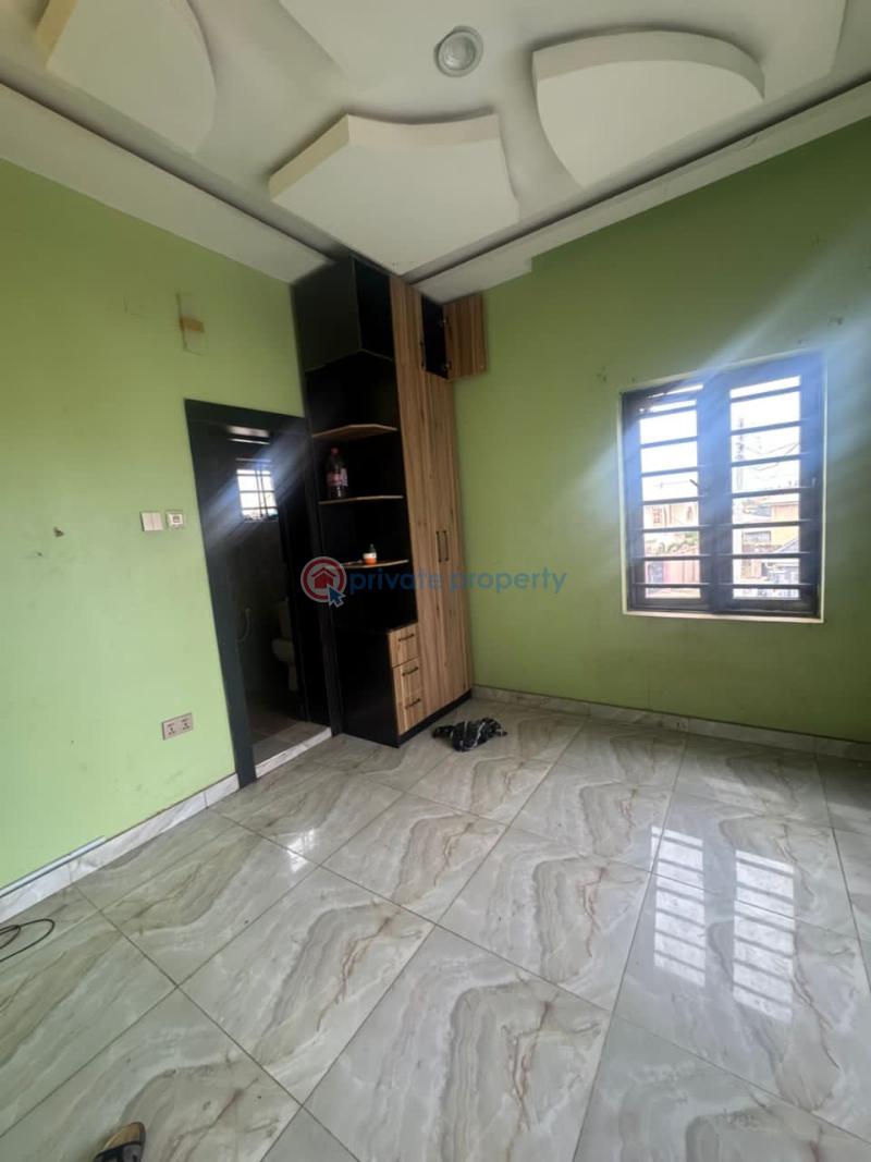 3 bedroom Block Of Flats For Rent Olusoji Avenue, Oluyole Extension Oluyole Estate Ibadan Oyo - 1