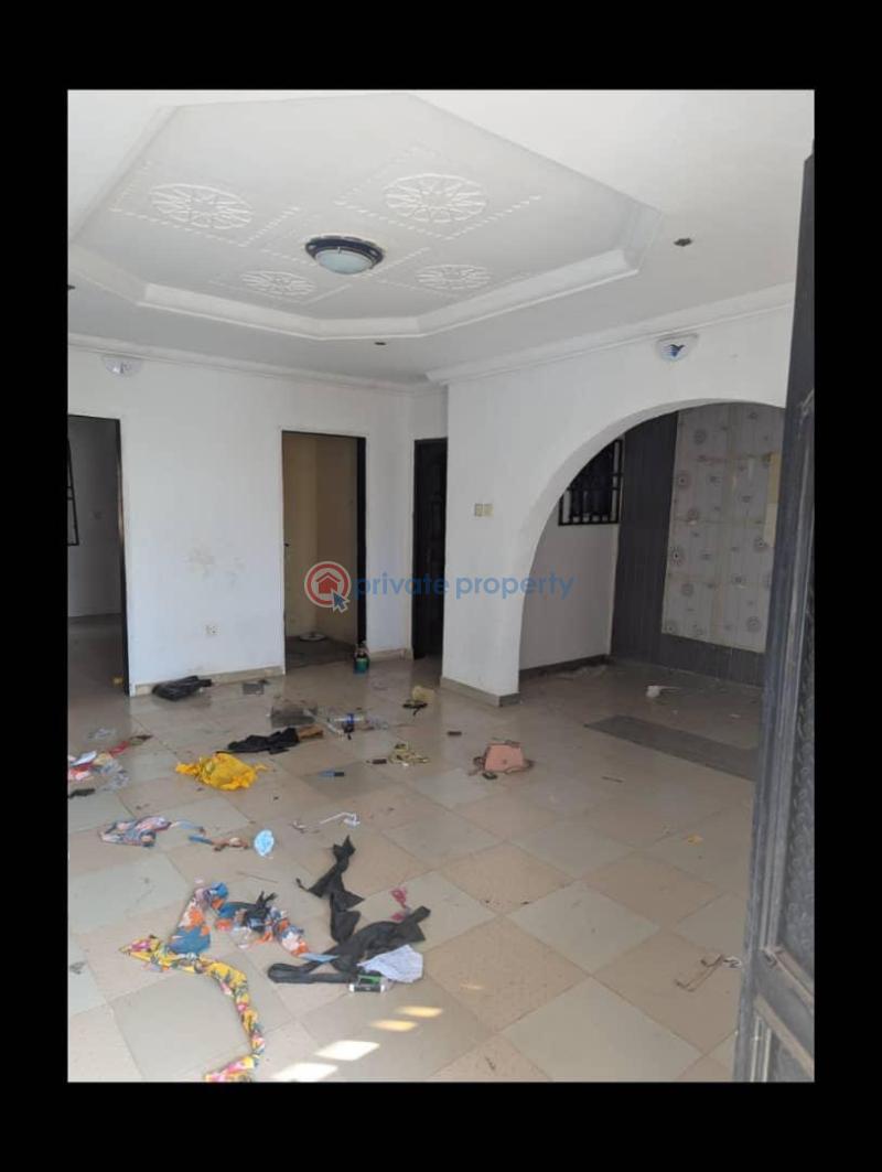 3 bedroom Block Of Flats For Rent Elebu Market Akala Express Ibadan Oyo - 2