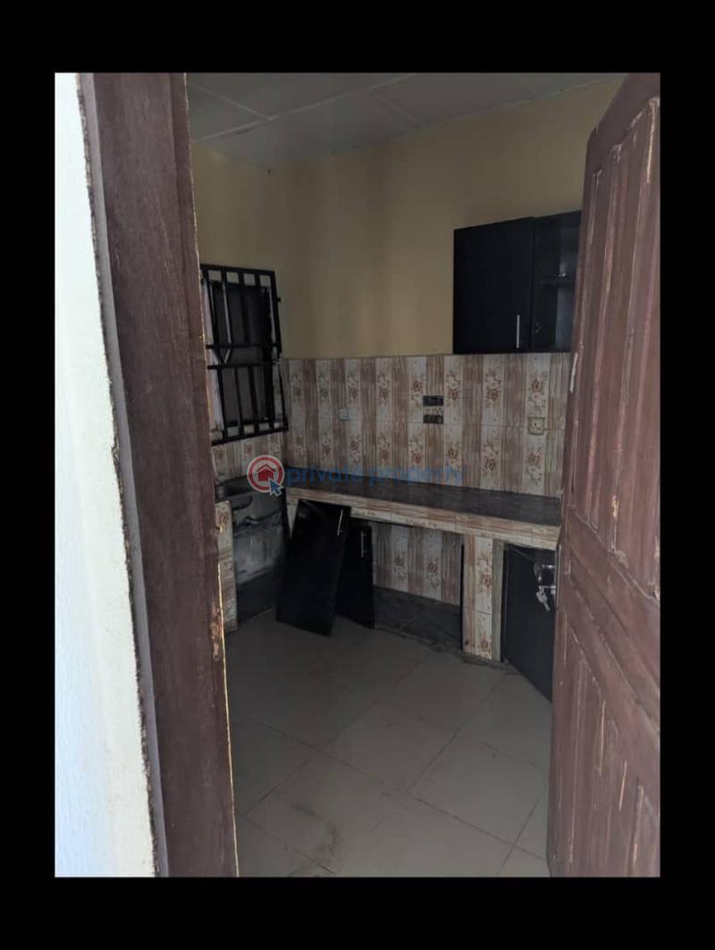 3 bedroom Block Of Flats For Rent Elebu Market Akala Express Ibadan Oyo - 5