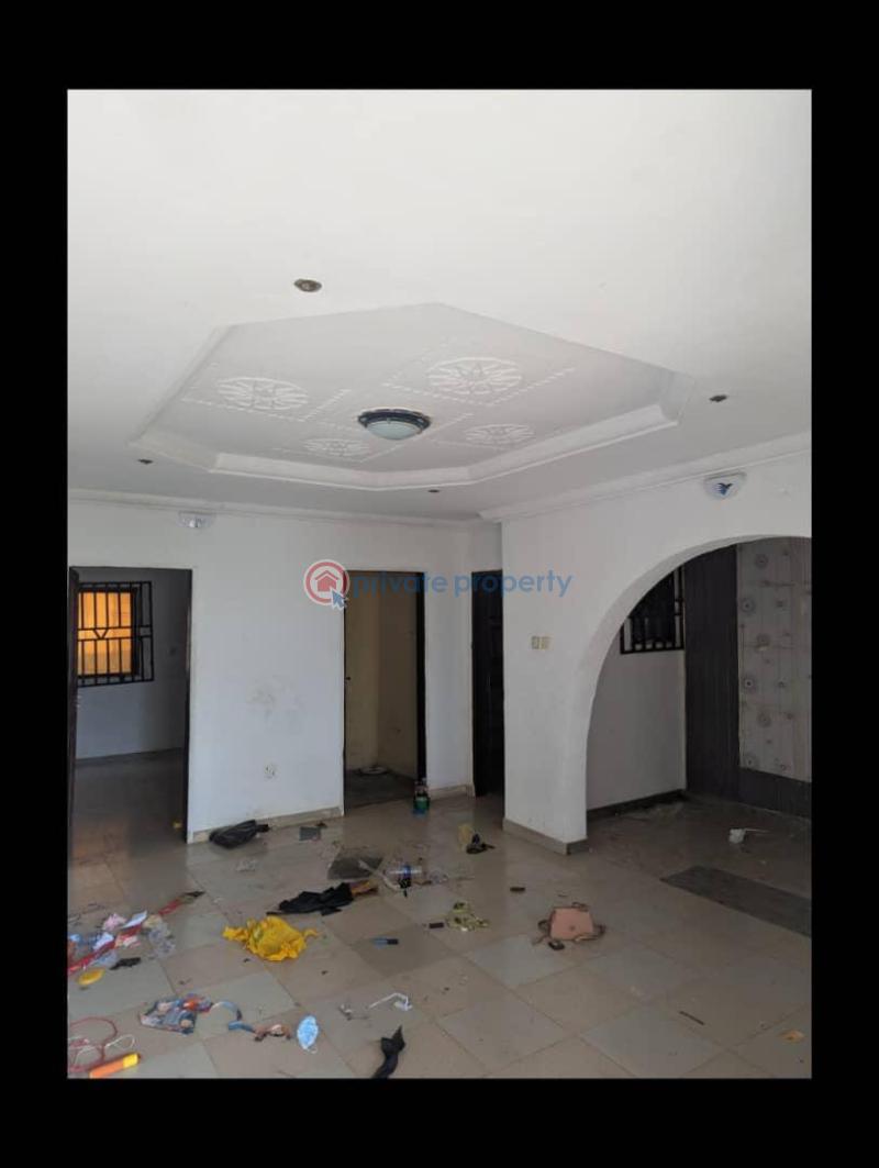 3 bedroom Block Of Flats For Rent Elebu Market Akala Express Ibadan Oyo - 0
