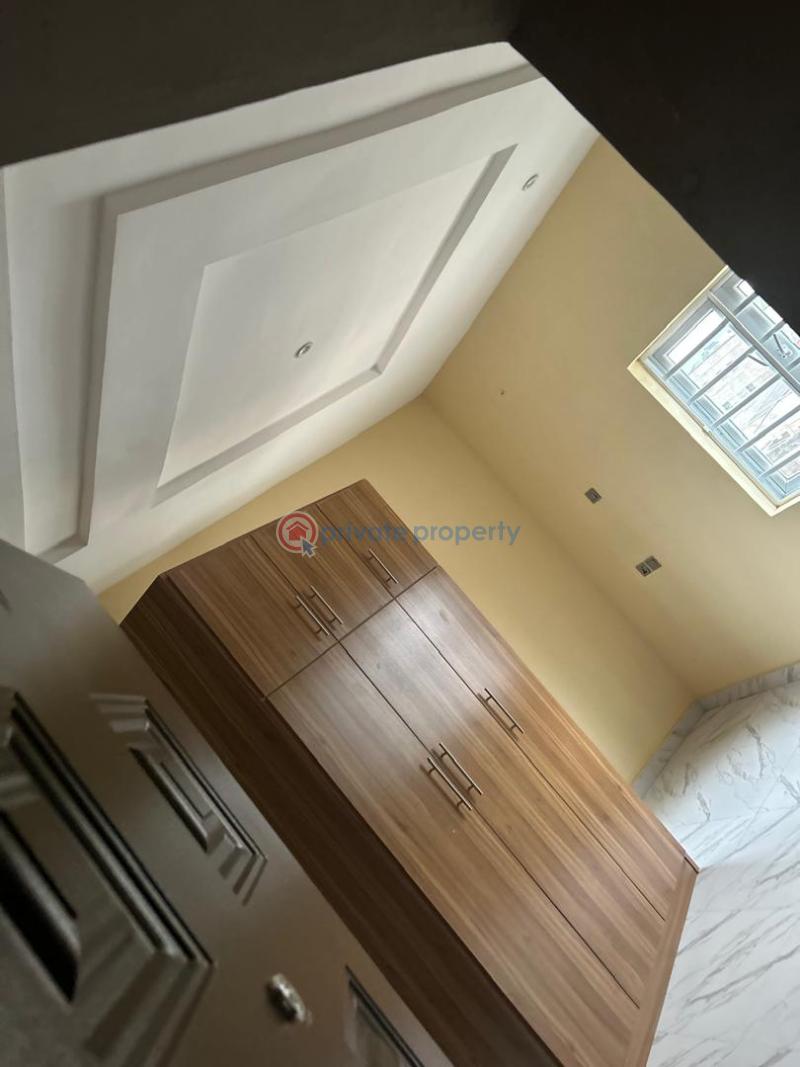 3 bedroom Block Of Flats For Rent Dove Estate, Elebu, Akala Express, Ibadan Akala Express Ibadan Oyo - 1