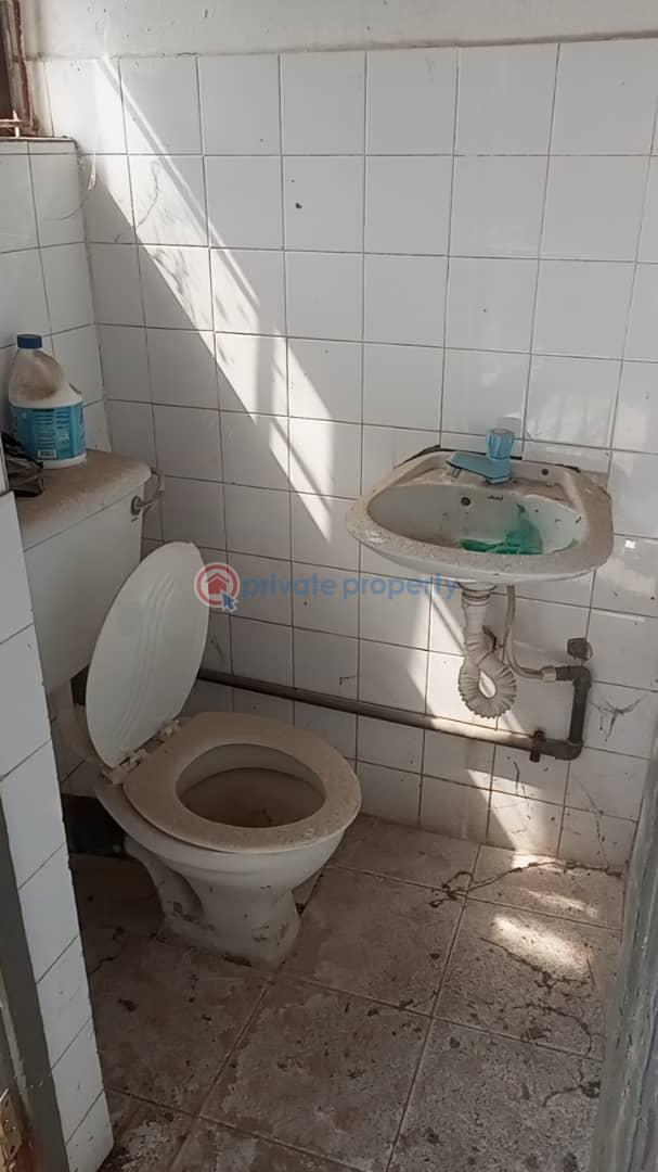 3 bedroom Flat & Apartment For Rent Jakande Estate Isolo Lagos - 9