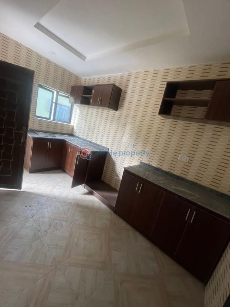3 bedroom Block Of Flats For Rent Johnson Awe, Sharp Corner, Oluyole Extension, Ibadan Oluyole Estate Ibadan Oyo - 2