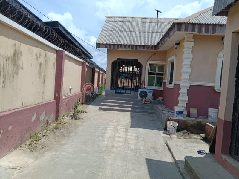 3 bedroom Bungalow For Sale Bayeku Igbogbo Ikorodu Lagos - 2
