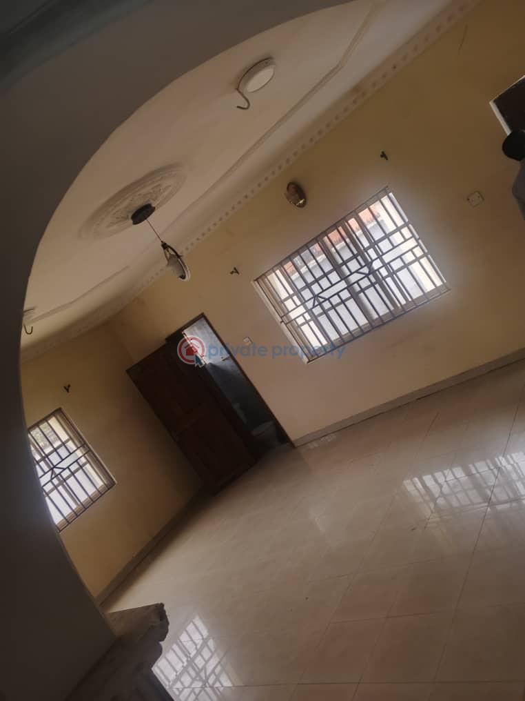 3 bedroom flat with all rooms ensuite and modern facilities at ologede estate akala express - 5 3 bedroom Block Of Flats For Rent Ologede Estate, New Garage, Akala Express Akala Express Ibadan Oyo - 5