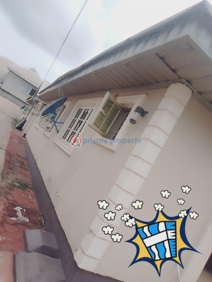 3 bedroom flat with modern facilities all tiles pop all through running water all room en suite just 2 in compound - 9 3 bedroom Block Of Flats For Rent Akoto Elebu Ibadan Oyo - 9