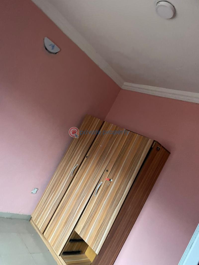 3 bedroom Block Of Flats For Rent Olusetan, Elebu Ibadan Oyo - 1