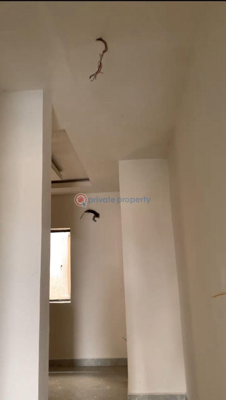 3 bedroom House For Sale Inside A Mini Estate On Eric Moore Road, Surulere Lagos - 5