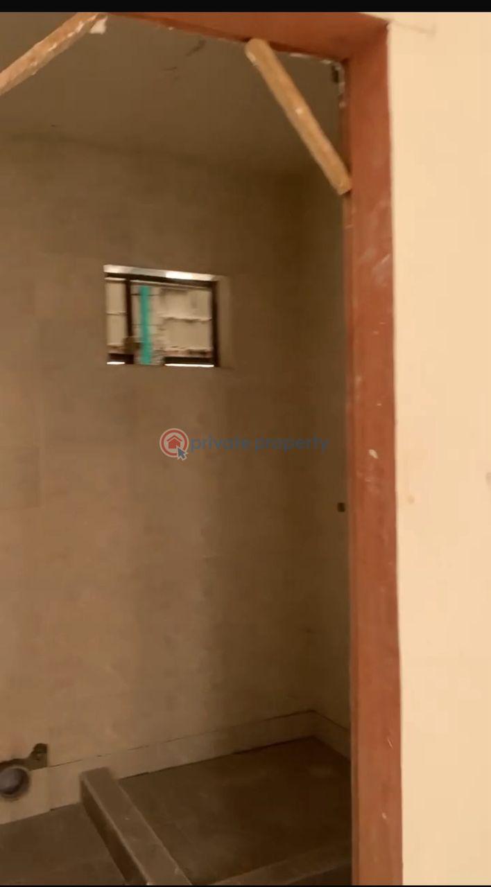 3 bedroom House For Sale Inside A Mini Estate On Eric Moore Road, Surulere Lagos - 3