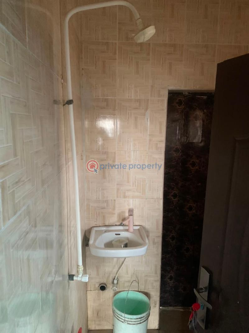 3 bedroom Block Of Flats For Rent Olowora Omole Phase 2 Extension Kosofe Kosofe/Ikosi Lagos - 1