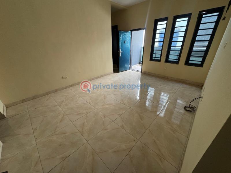 3 bedroom Block Of Flats For Sale Yabatech Staff Quarters Yaba Lagos - 1