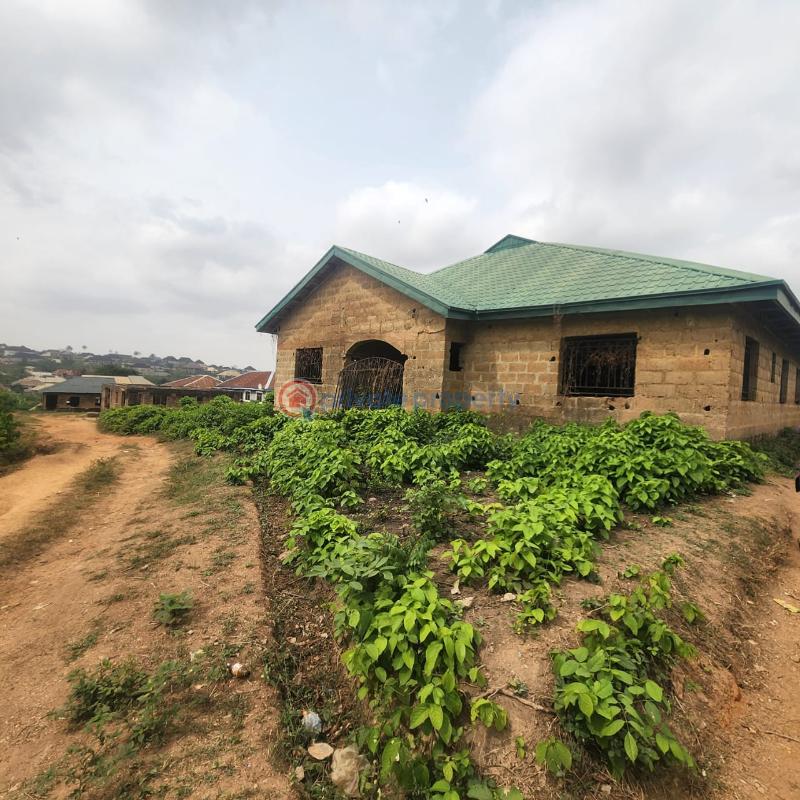 3 bedroom Flat & Apartment For Sale Along Ido, Beside Amotekun Office, Ologuneru Ibadan Eleyele Ibadan Oyo - 2