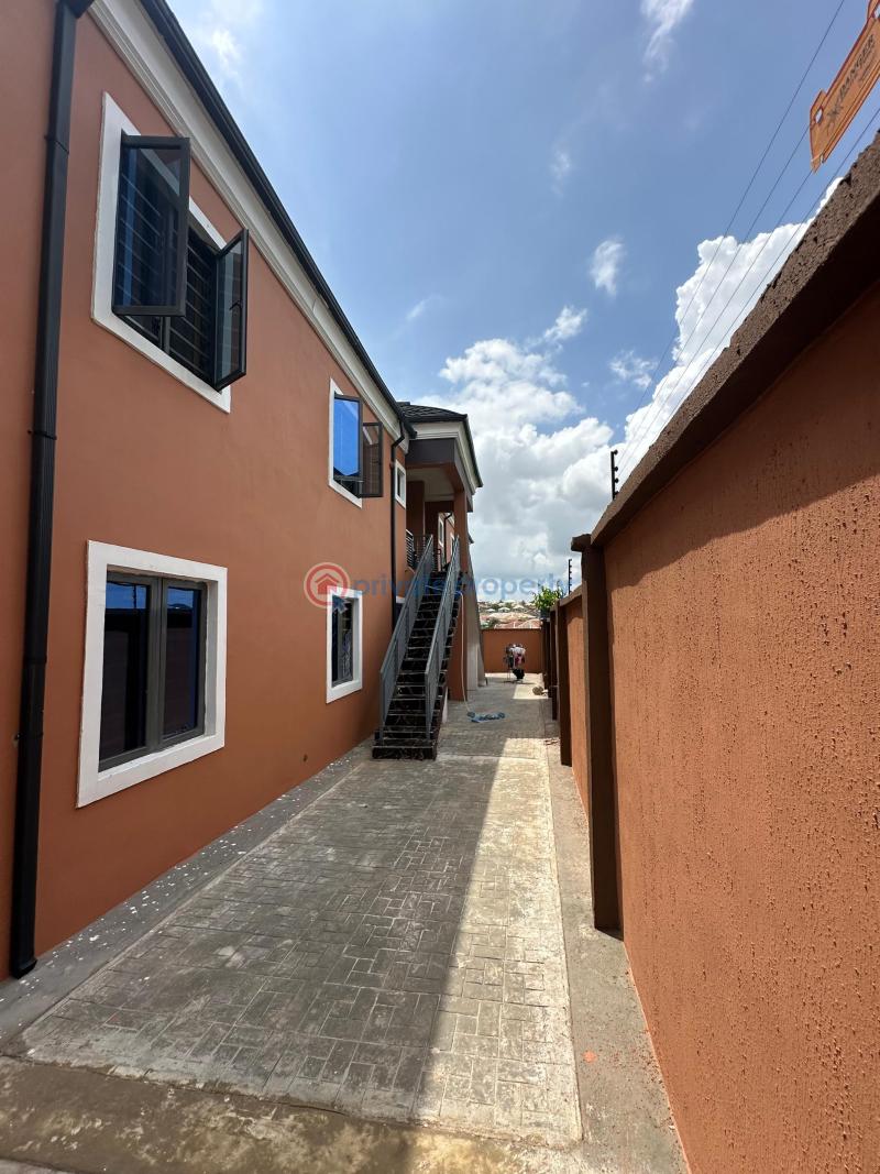 3 bedroom Block Of Flats For Rent Ateere, Tipper Garage, Akala Express, Ibadan Akala Express Ibadan Oyo - 6