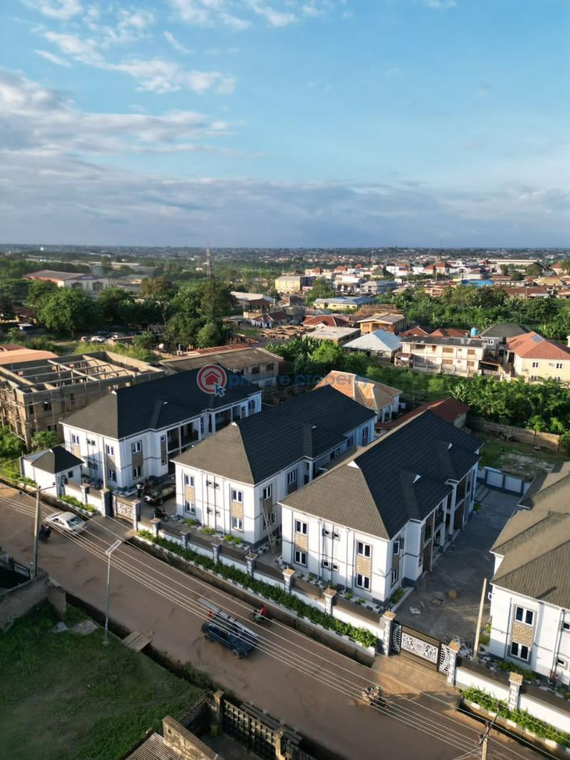 House For Rent Located Opposite Leyland, Iyana Church, With Approximately A 2 Minute Drive To Rayfield Estate. Ibadan Oyo - 9