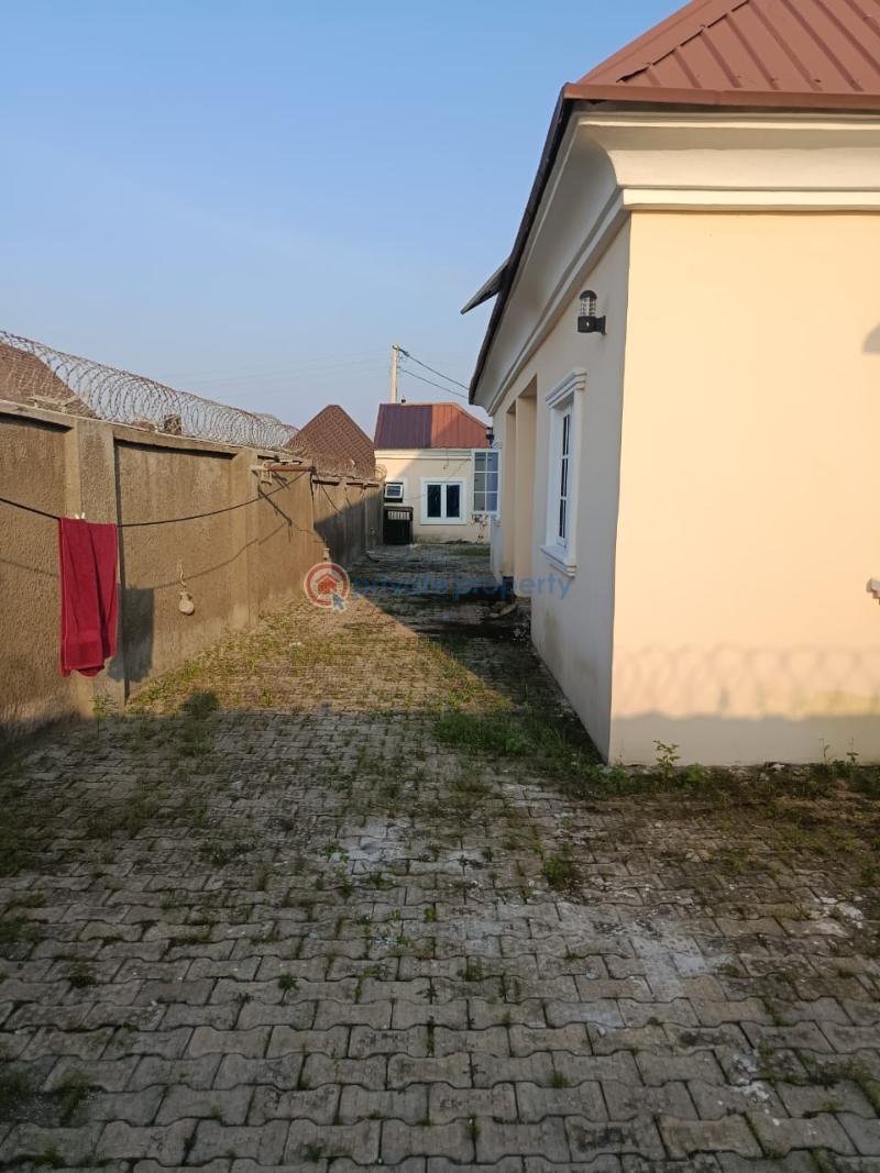4 bedroom Detached Bungalow For Sale Osilama Garden Estate, Off Amac Market Lugbe Abuja Phase 4  - 1