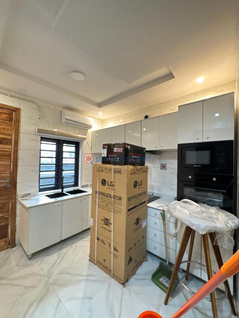 3 bedroom Detached Duplex For Sale Surulere Lagos - 14