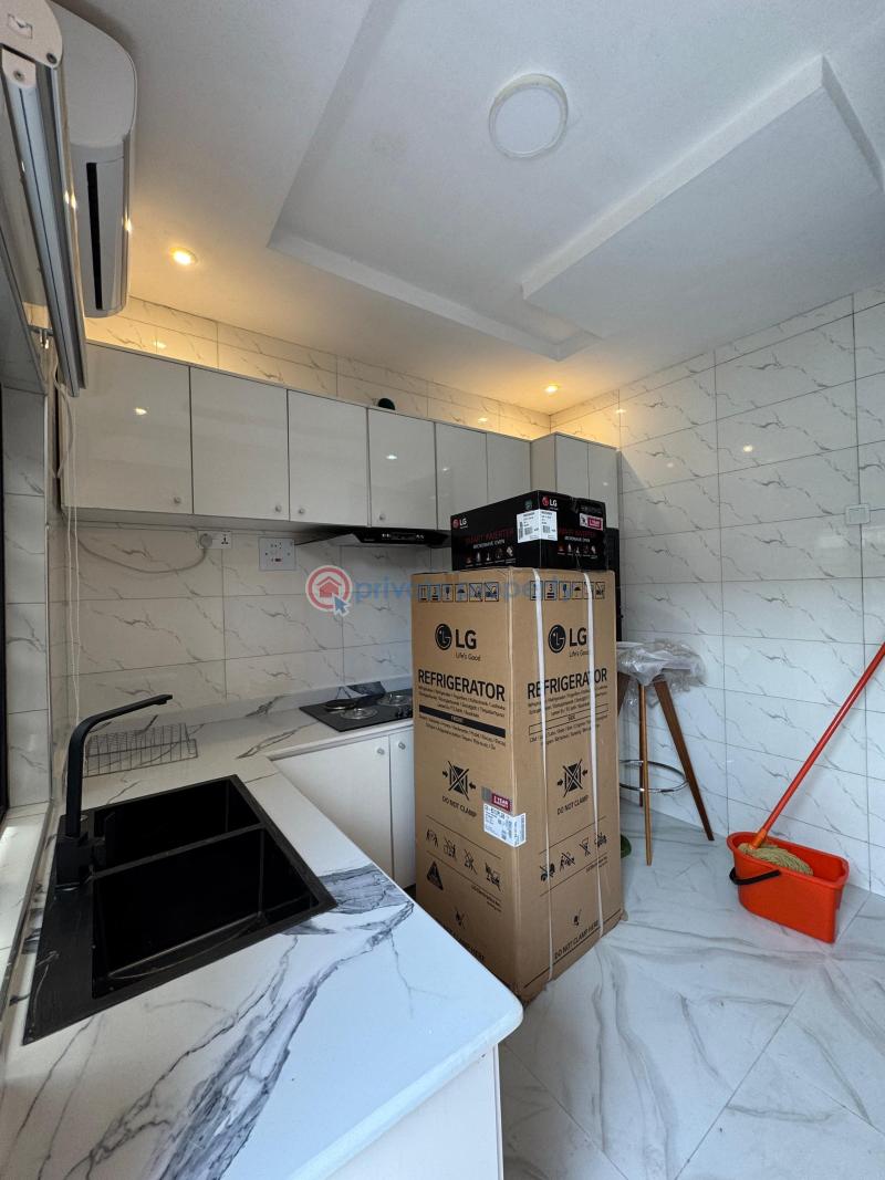 3 bedroom Detached Duplex For Sale Surulere Lagos - 12