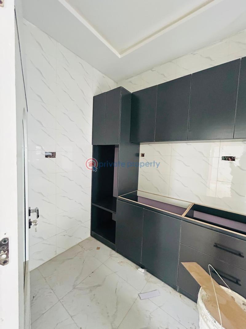 3 bedroom Flat & Apartment For Sale Opebi Ikeja Lagos - 6