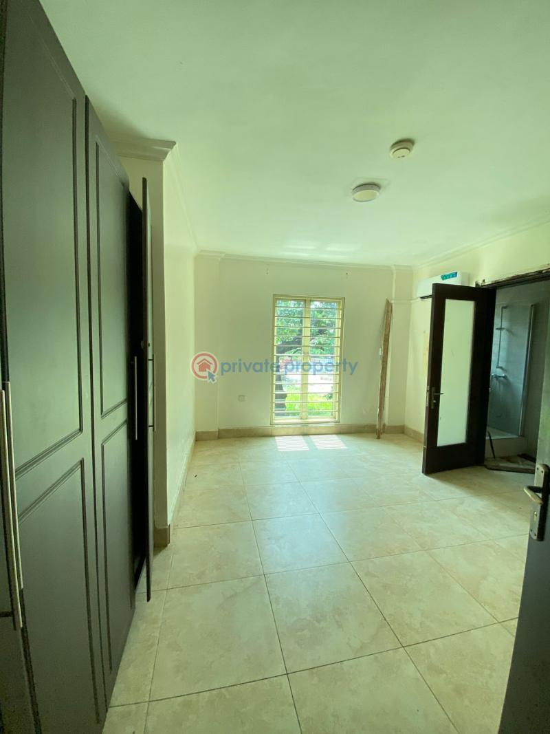 3 bedroom maisonette with 2 living area in a serene and well maintained estate - 4 3 bedroom Maisonette For Sale Ikoyi Lagos - 4