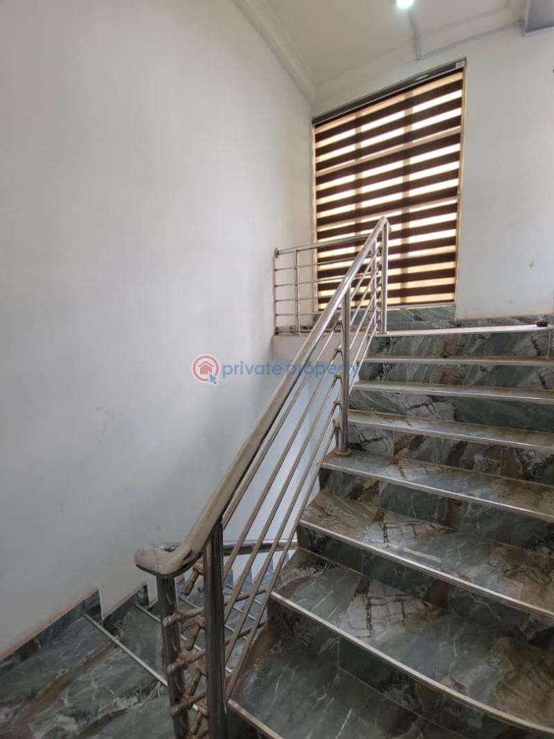 3 bedroom semi furnished flat - 6 3 bedroom Block Of Flats For Rent Opposite Kolapo Ishola Gra Akobo Ibadan Oyo - 6