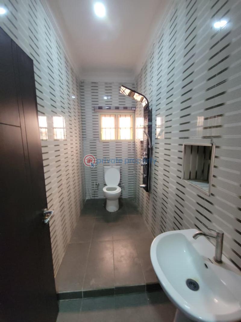 3 bedroom semi furnished flat - 11 3 bedroom Block Of Flats For Rent Opposite Kolapo Ishola Gra Akobo Ibadan Oyo - 11