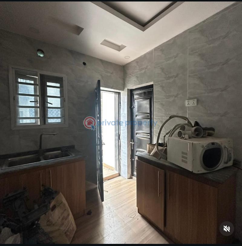 3 bedroom spacious apartment at surulere lagos - 3 3 bedroom Block Of Flats For Sale Ogunlana Surulere Lagos - 3