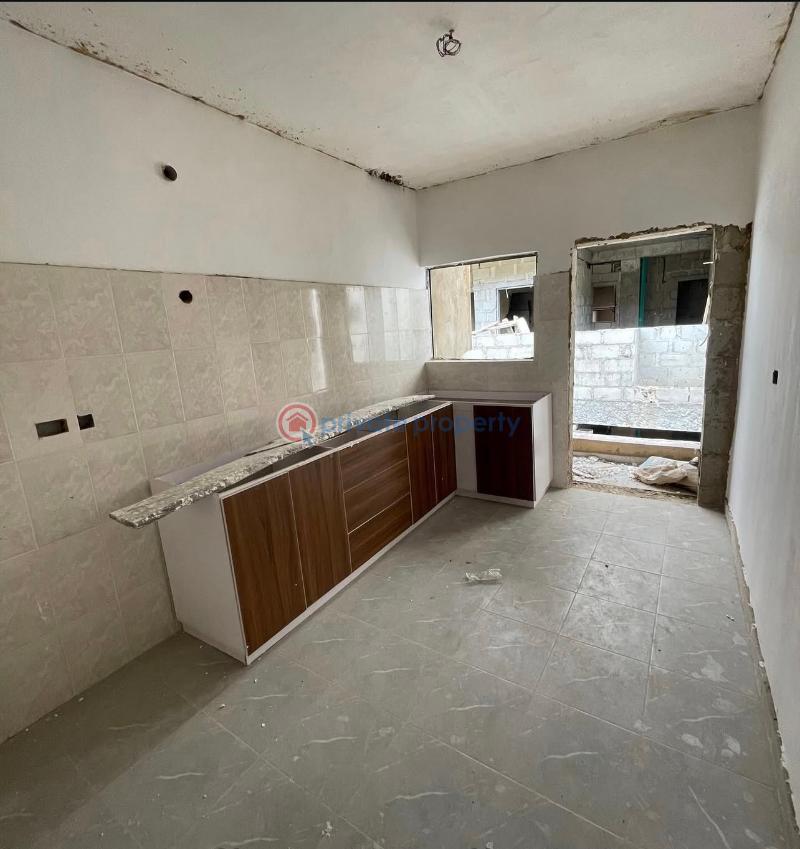 3 bedroom Block Of Flats For Sale Eric Moore Surulere Lagos - 3