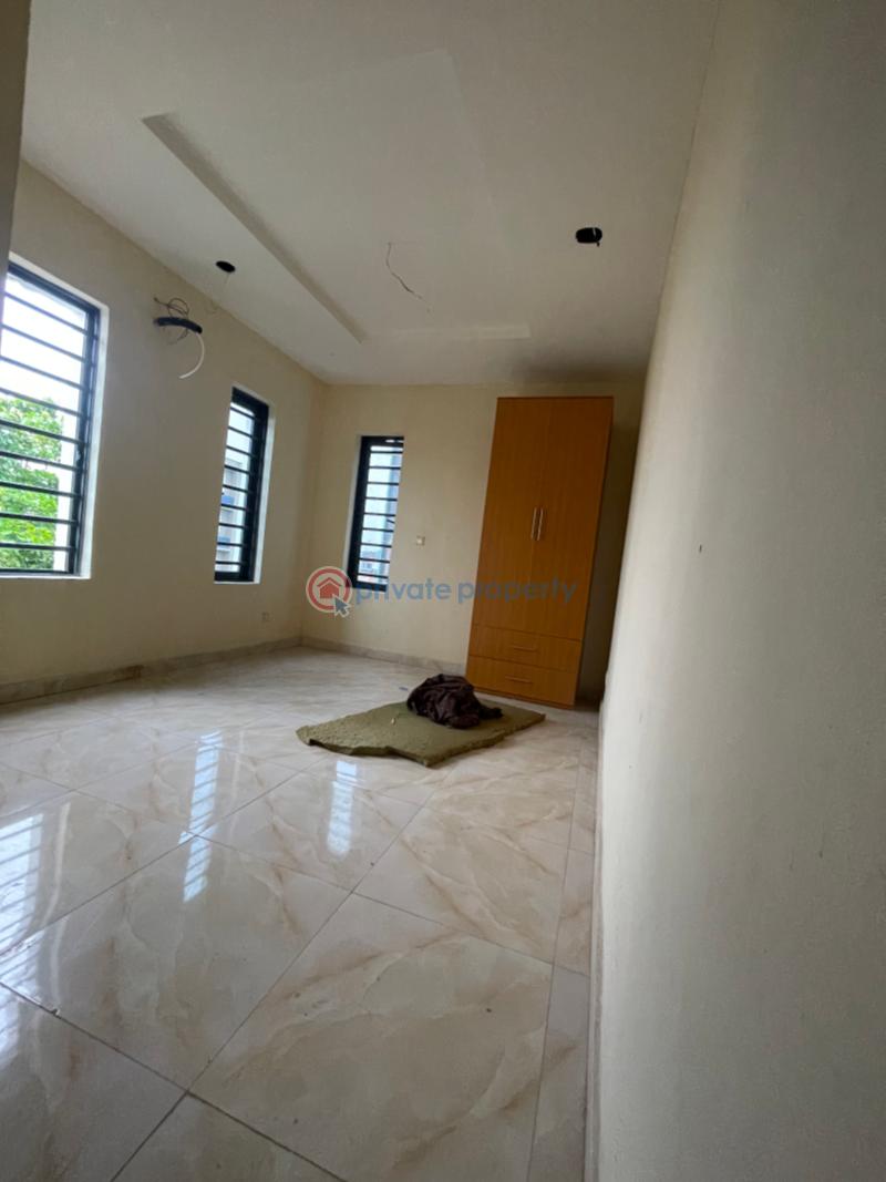 3 bedroom Block Of Flats For Sale Jibowu Yaba Lagos - 1