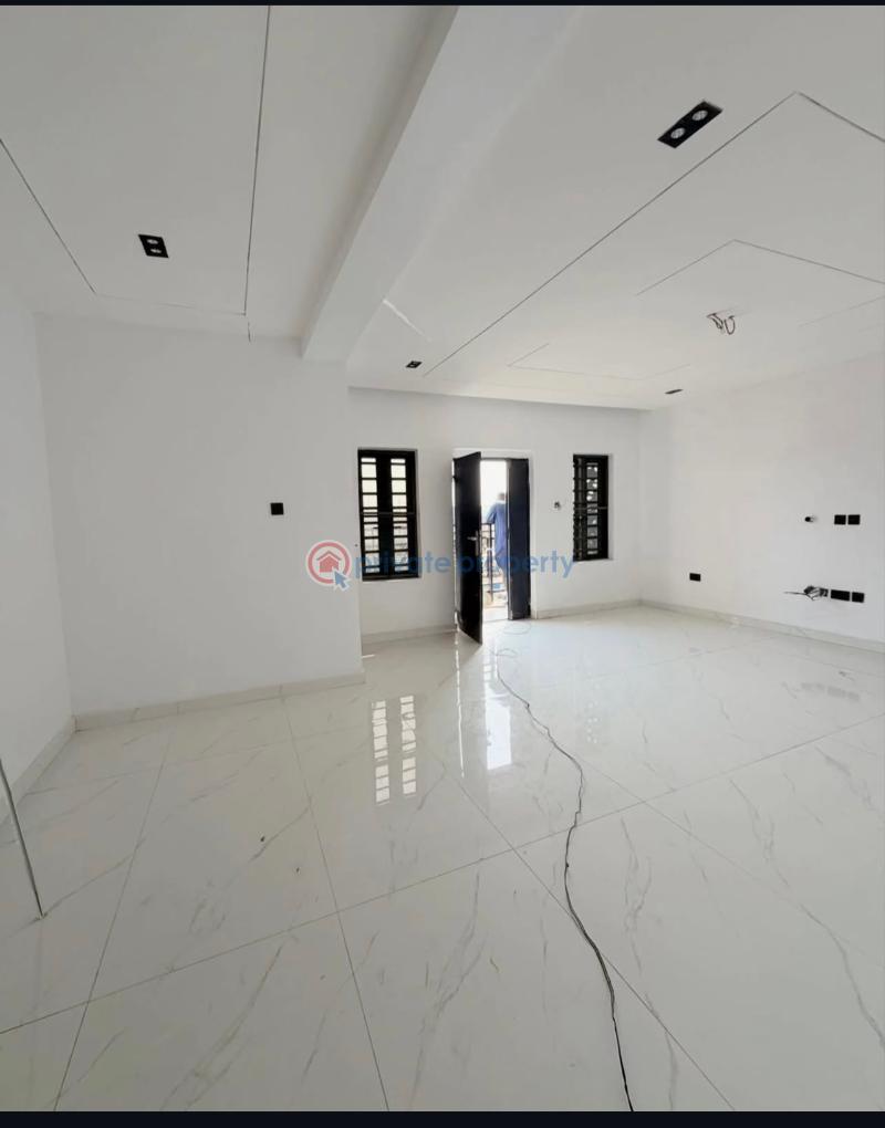 3 bedroom Block Of Flats For Sale Yaba Lagos - 2