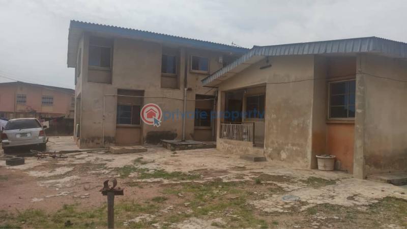 3 bedroom Block Of Flats For Sale Solomon Ogunbayo Memorial Estate Odo Ona Kekere Ibadan Oyo - 5