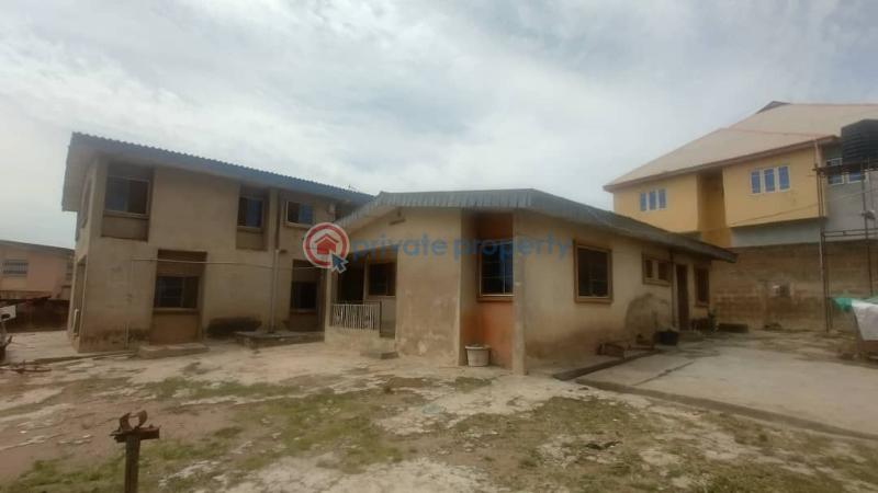 3 bedroom Block Of Flats For Sale Solomon Ogunbayo Memorial Estate Odo Ona Kekere Ibadan Oyo - 3