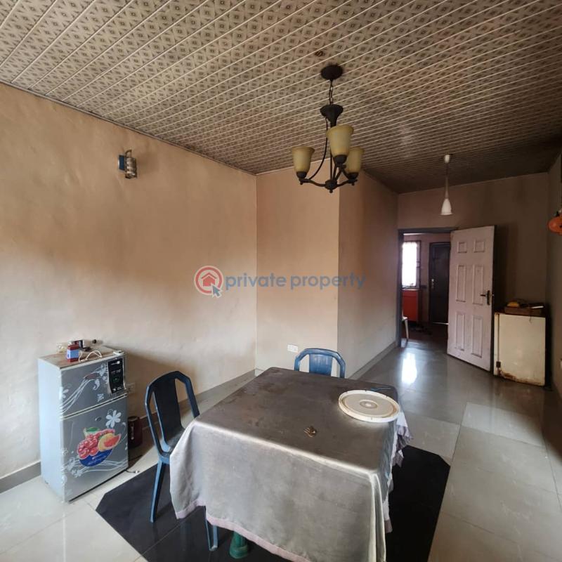 3 bedroom Block Of Flats For Sale Akuru, Elebu, Oluyole Extension Ibadan. Ibadan Oyo - 12