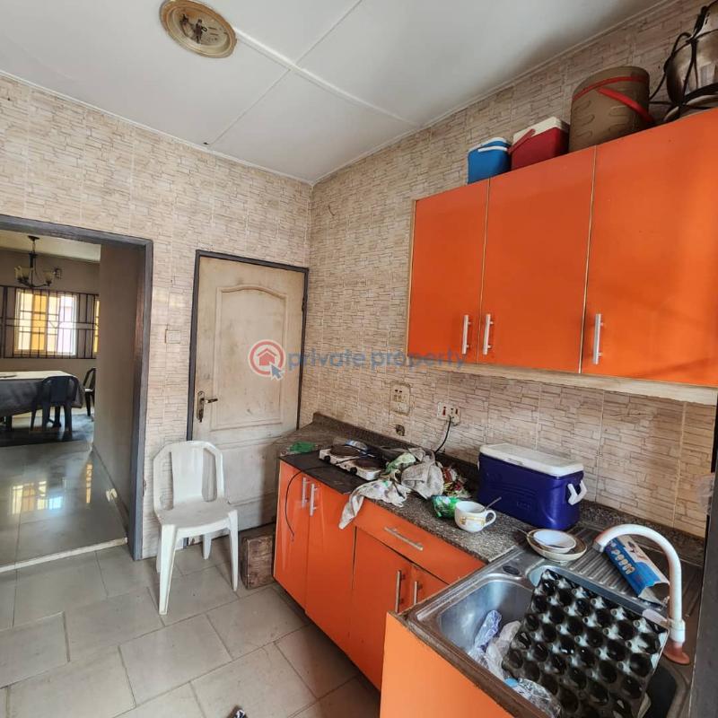 3 bedroom Block Of Flats For Sale Akuru, Elebu, Oluyole Extension Ibadan. Ibadan Oyo - 5