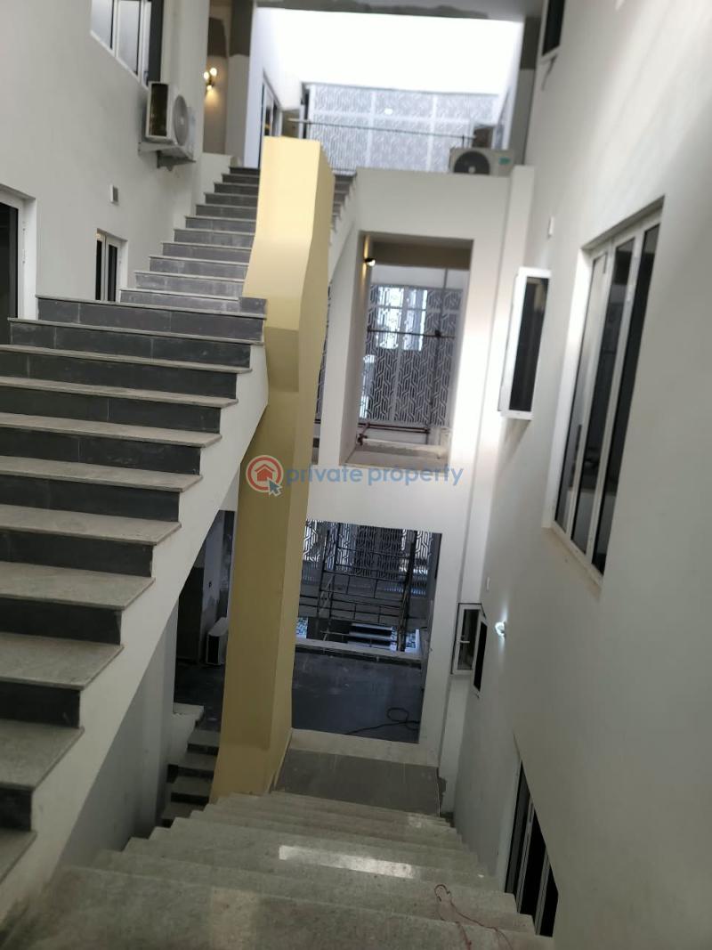 3 bedroom Block Of Flats For Sale Edgewater Estate, Off Updc Estate Road, Off Elf Bus Stop, Lekki. Lekki Lagos - 2
