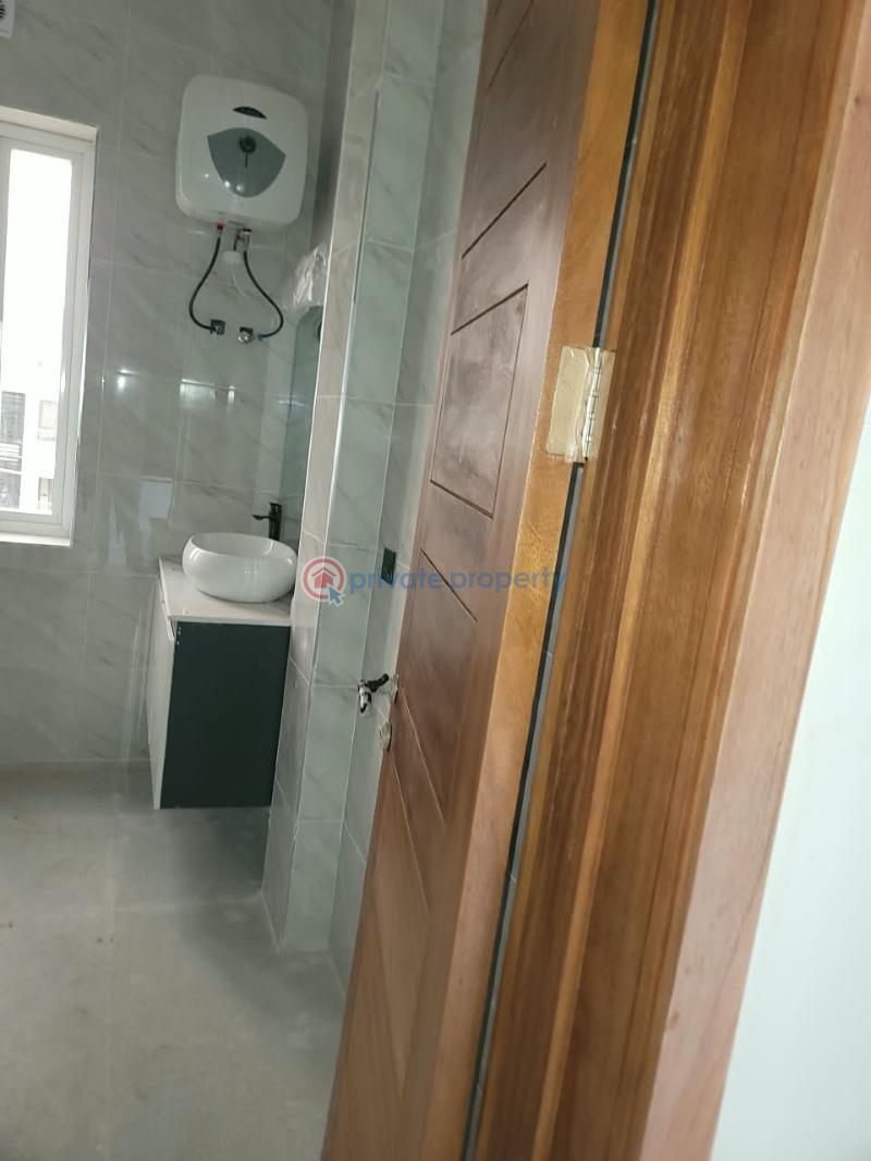3 bedroom Block Of Flats For Sale Edgewater Estate, Off Updc Estate Road, Off Elf Bus Stop, Lekki. Lekki Lagos - 24