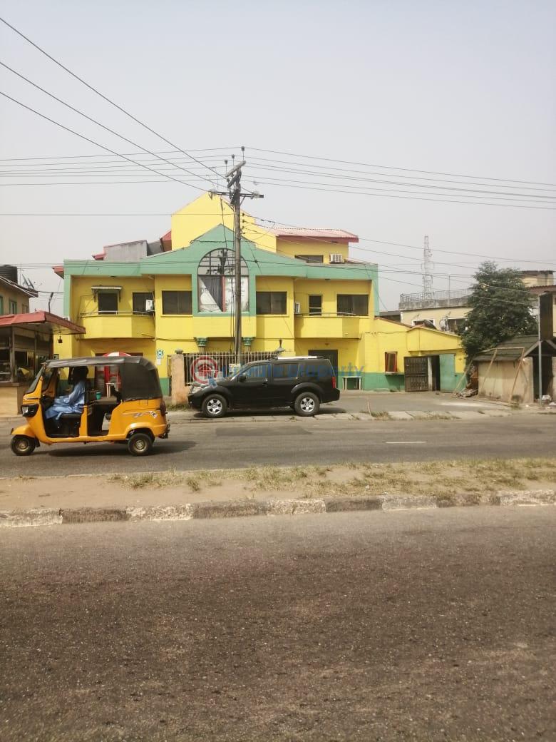 3 bedroom Office For Rent Ogudu Road Lagos