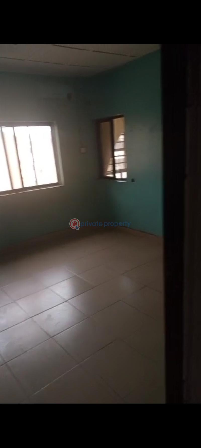 3 bedroom Block Of Flats For Rent Dairy Farm Estate, Agege, By Agege Stadium Pen Cinema Agege Lagos - 15