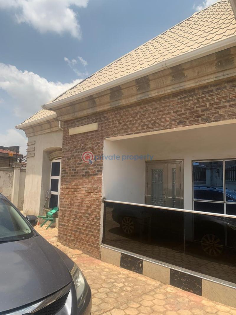 3 bedroom Detached Bungalow For Sale Secure Estate @ Ayegoro Opp Calton Gate Kolapo Ishola Area Ibadan Oyo - 12