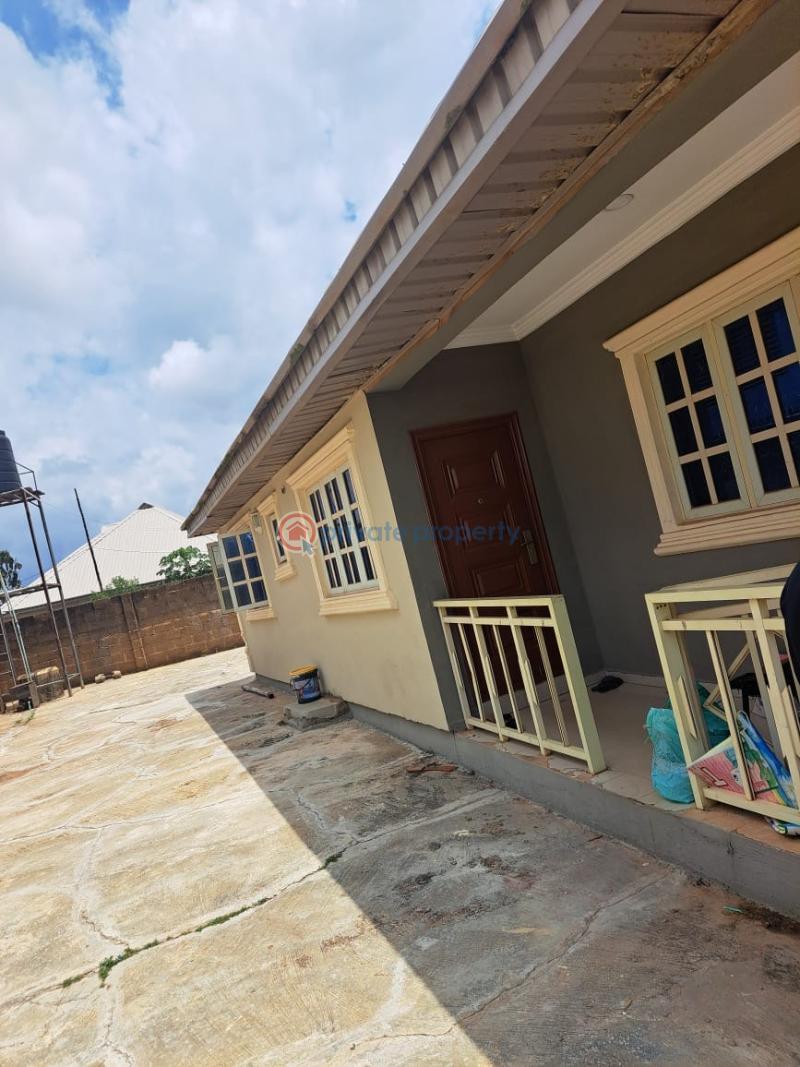 3 bedrooms flat with all modern facilities - 8 3 bedroom Block Of Flats For Rent T Junction Elebu Akala Express Ibadan Oyo - 8