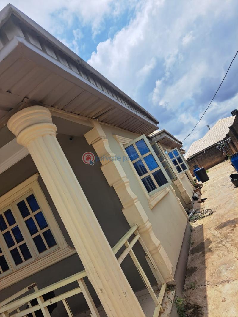 3 bedrooms flat with all modern facilities - 6 3 bedroom Block Of Flats For Rent T Junction Elebu Akala Express Ibadan Oyo - 6