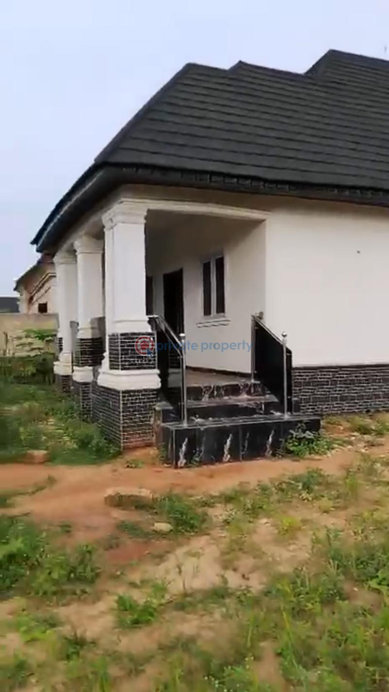 Block Of Flats For Sale Ekose Ommunity, Auchi Bypass Road, Benin City. Benin Edo - 1