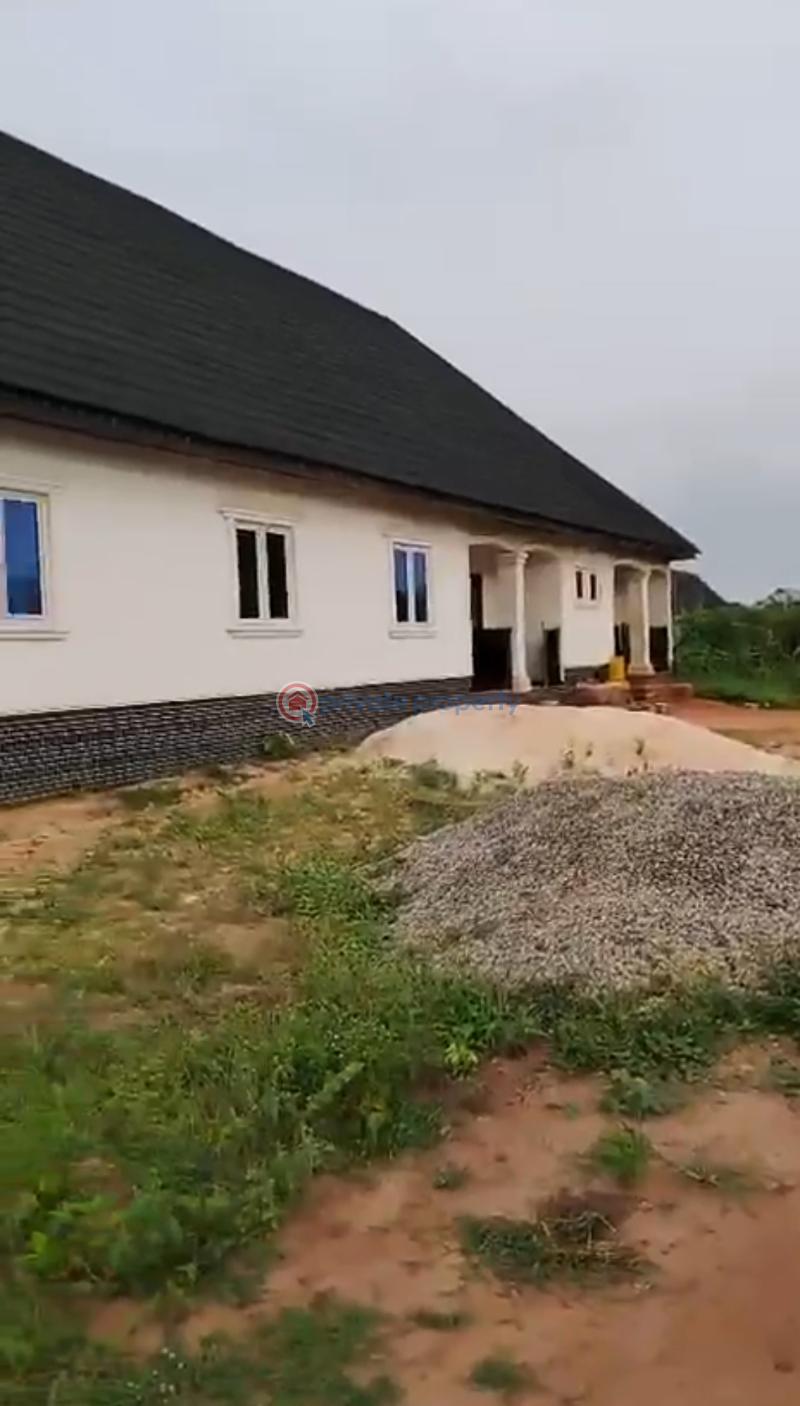 Block Of Flats For Sale Ekose Ommunity, Auchi Bypass Road, Benin City. Benin Edo - 0
