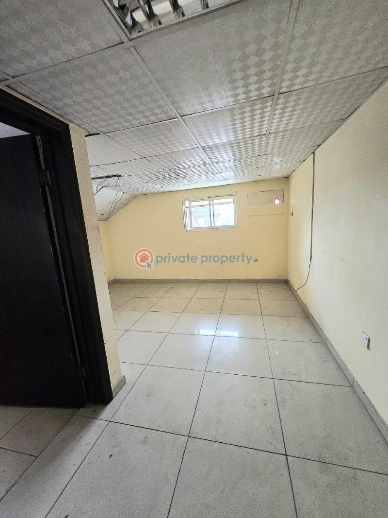 3 rooms office space - 7 3 bedroom Office For Rent Lekki Phase 1 Lagos - 7