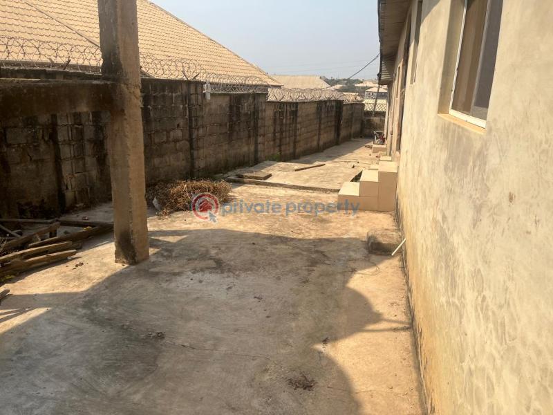 2 bedroom Block Of Flats For Sale Olonde, Ologuneru Ibadan Oyo - 1