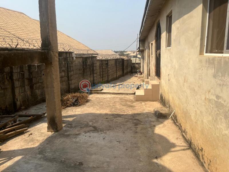 2 bedroom Block Of Flats For Sale Olonde, Ologuneru Ibadan Oyo - 0