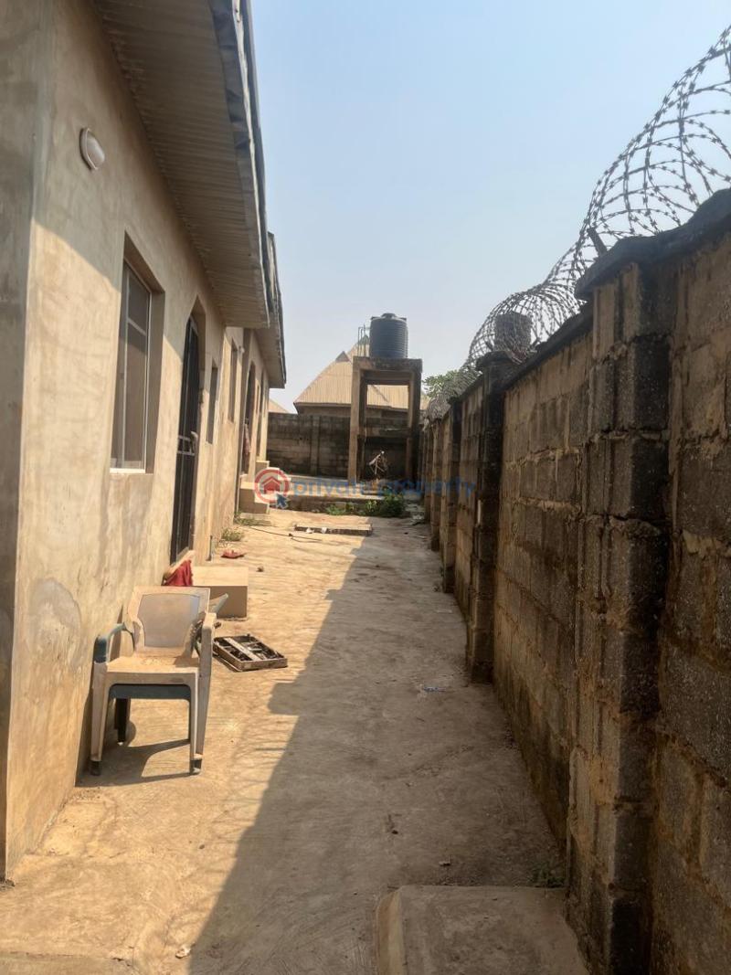 2 bedroom Block Of Flats For Sale Olonde, Ologuneru Ibadan Oyo - 9