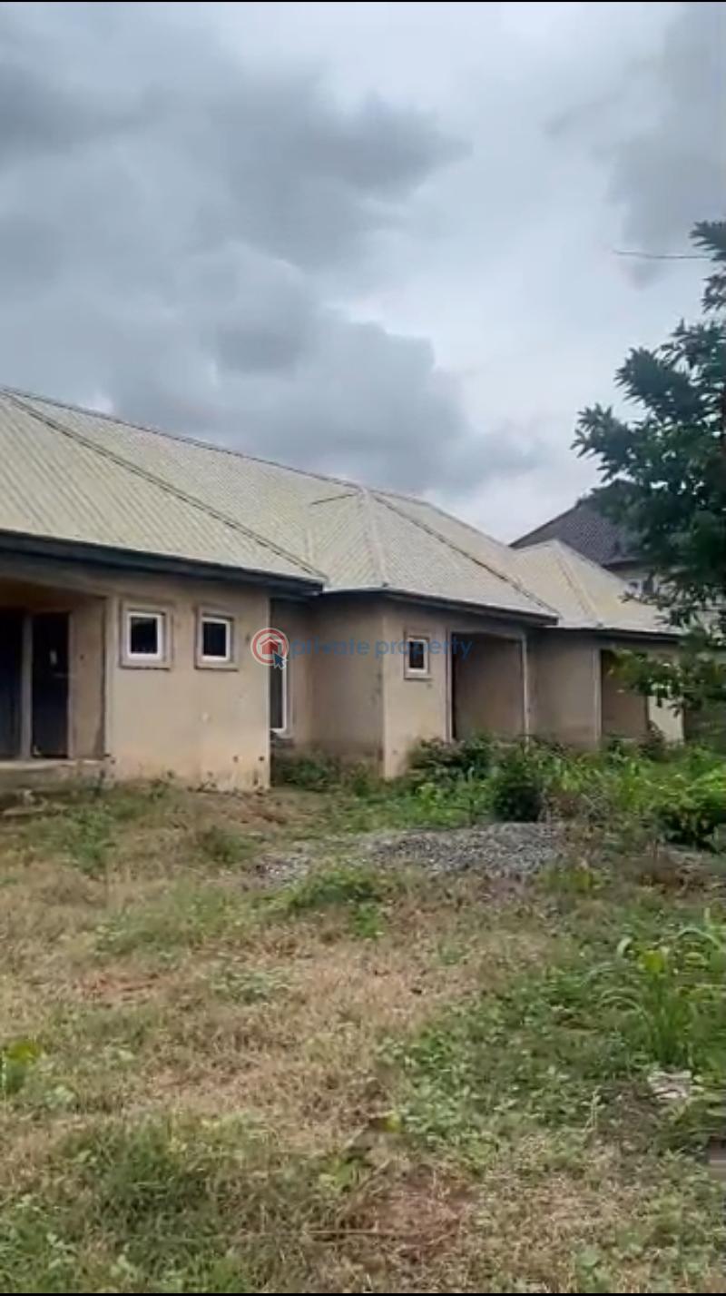 Block Of Flats For Sale Along Redeemed Road, Amagba… Benin Edo - 0