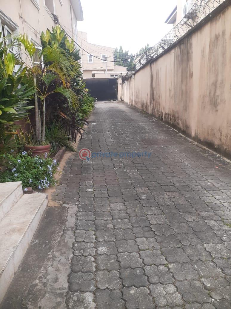 4 bedroom Detached Duplex For Sale Maryland Lagos - 3