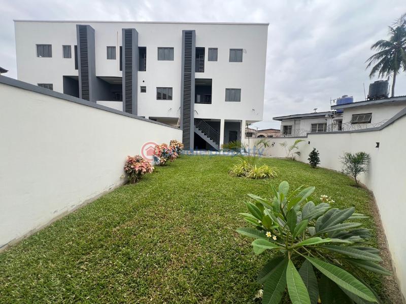 4 bedroom Semi detached Duplex For Sale Obanikoro Shomolu Lagos - 2