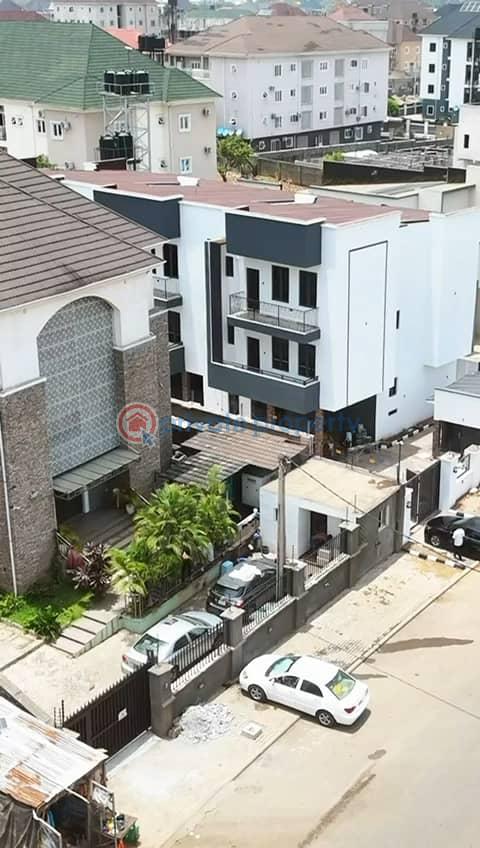 4 bedroom Terraced Duplex For Sale Jahi Abuja Phase 2  - 5